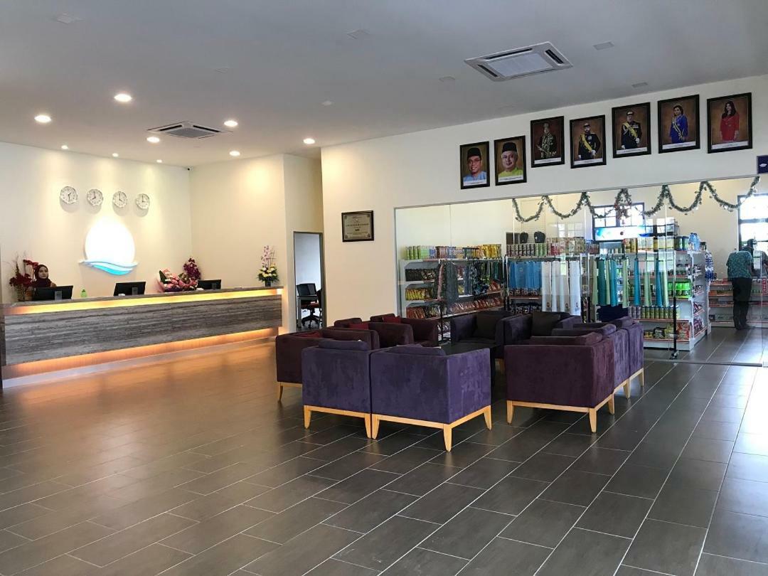 Lotus Seaview Beach Resort, Pengerang Kampung Sungai Rengit Ngoại thất bức ảnh